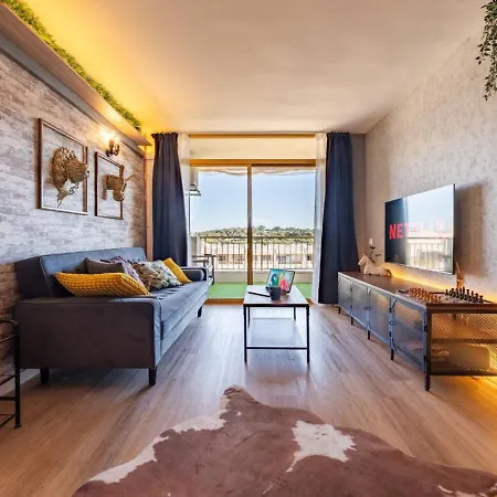 Industrial Loft At The Apartament *
