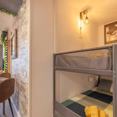 Apartment Industrial Loft At The